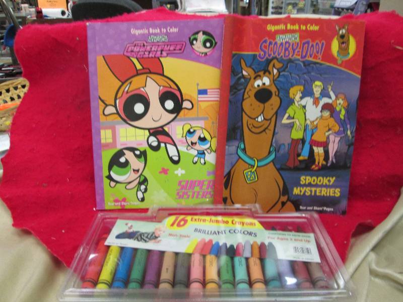 Gigantic Book to Color  Scooby-Doo,...