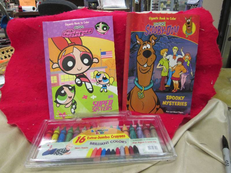 Gigantic Book to Color  Scooby-Doo,...