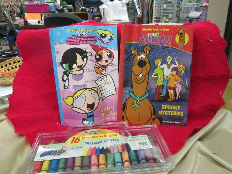 Gigantic Book to Color  Scooby-Doo,...