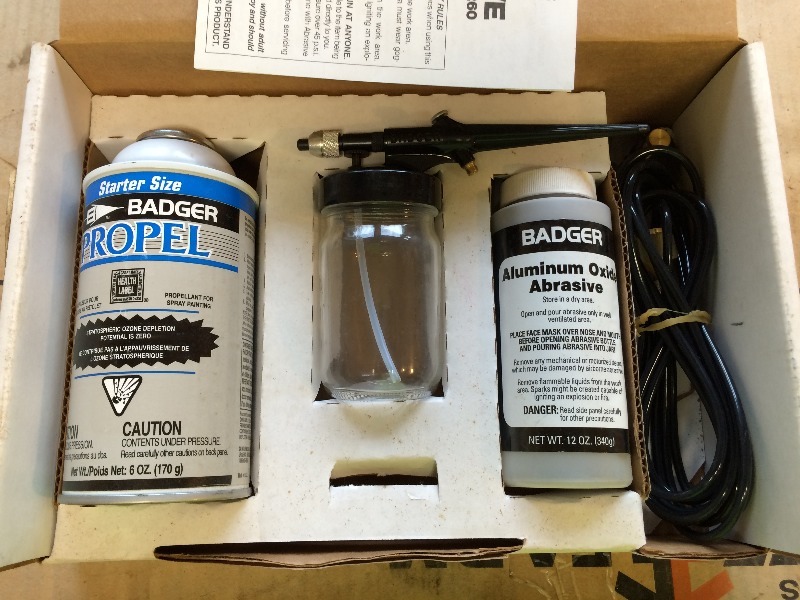 lot 13 image: Badger Mini Sand Blaster  MN 260-3   New in the box