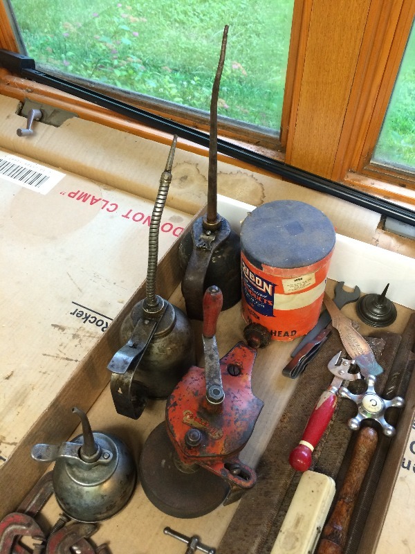 lot 54 image: Vintage - Large lot of vintage files, oil cans, and misc