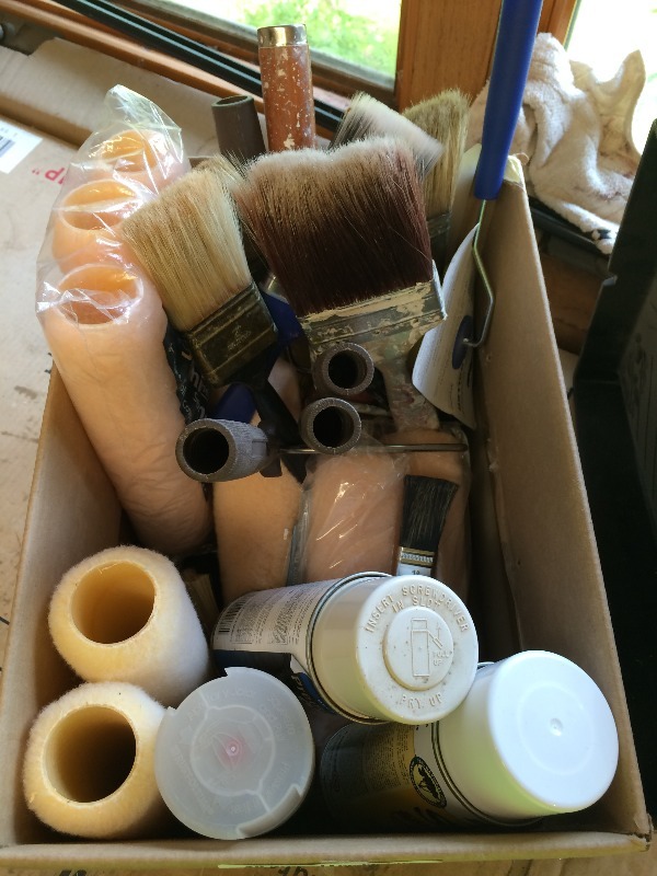 lot 159 image: Large lot painting supplies, brushes and misc