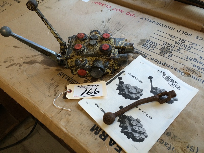 lot 166 image: Mono-Block Directional Control Valve (double)