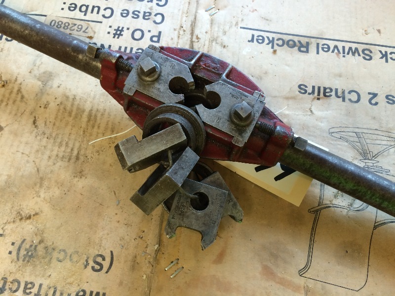 lot 179 image: Pipe Threader with extra dies