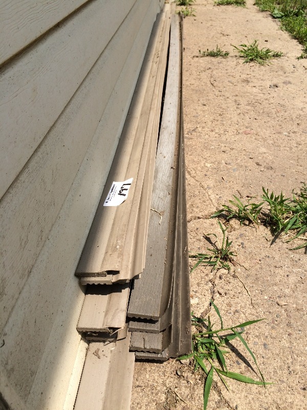 lot 197 image: Garage door weather strip  trim piece - Buy the entire lot at your price