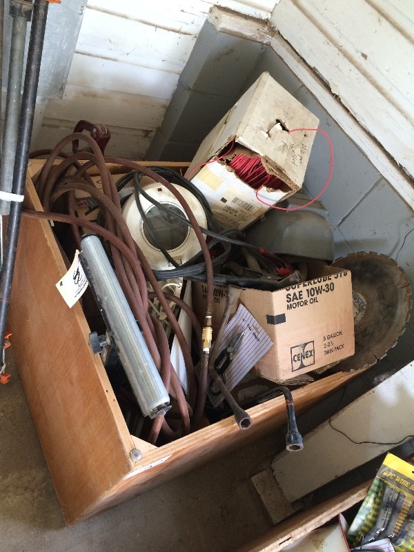 lot 20 image: Large Lot of assorted items. filled with goodies and good value. Take it all at your price