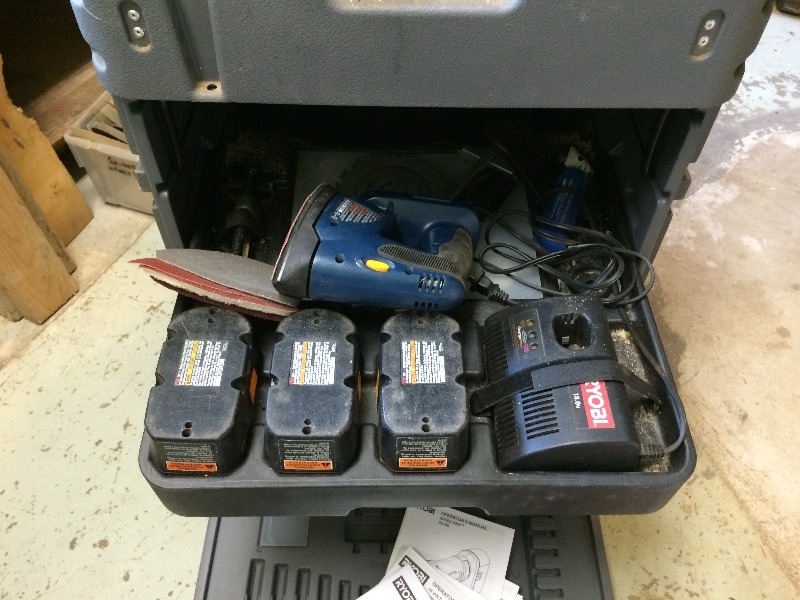 lot 215 image: Ryobi Combination Tool Kit Model SPC18