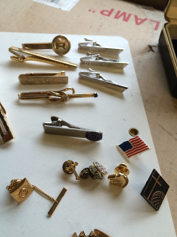 lot 232 image: Vintage Lot of jewelry, cuff links, tie clips, pins ( very unique tie clips )