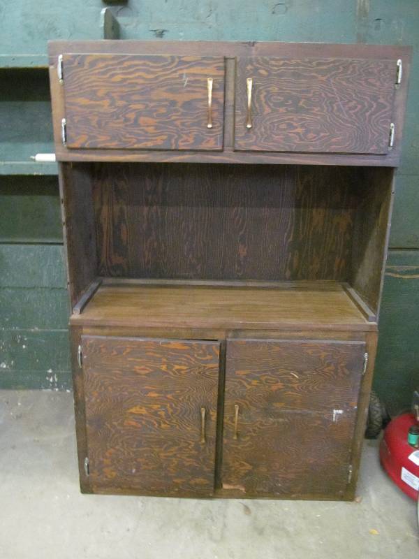 lot 2 image: Cabinet
