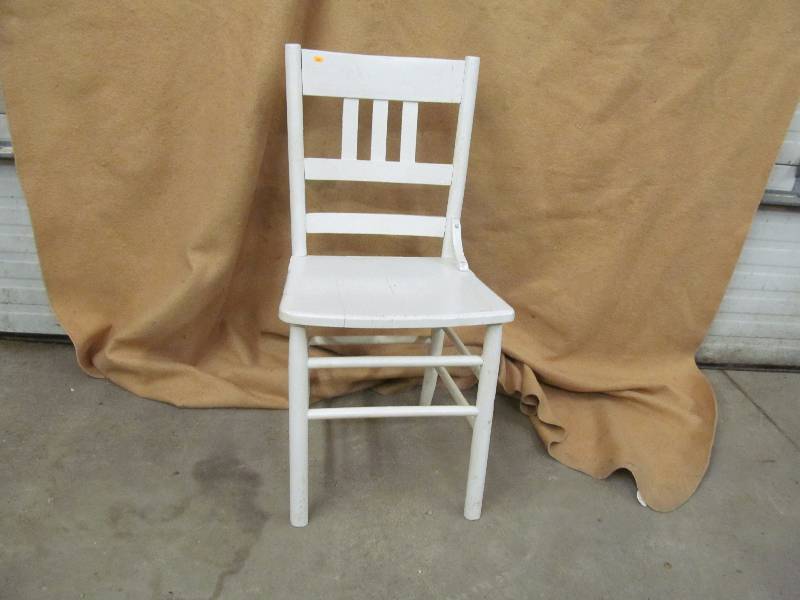 lot 5 image: Vintage Dining Chair