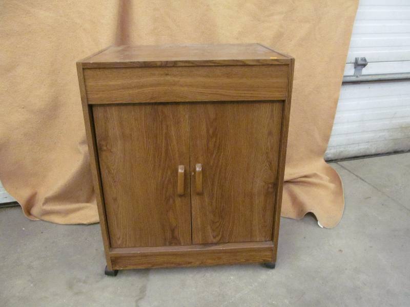 lot 6 image: Cabinet