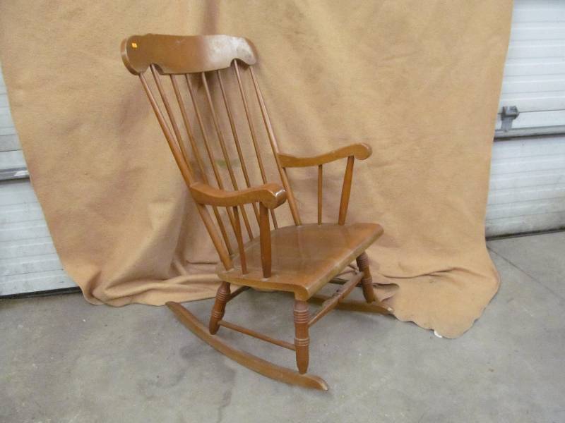 lot 13 image: Rocker