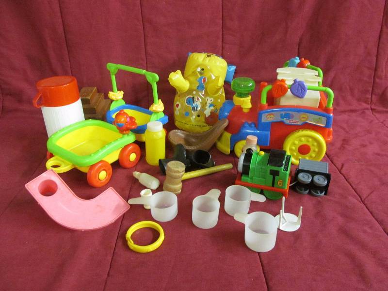 lot 27 image: Toys