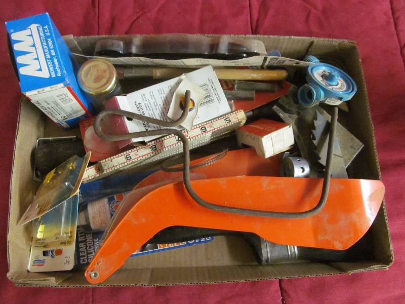 lot 33 image: Hardware