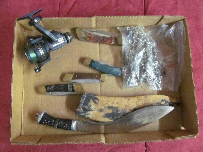 lot 60 image: Pocket Knives