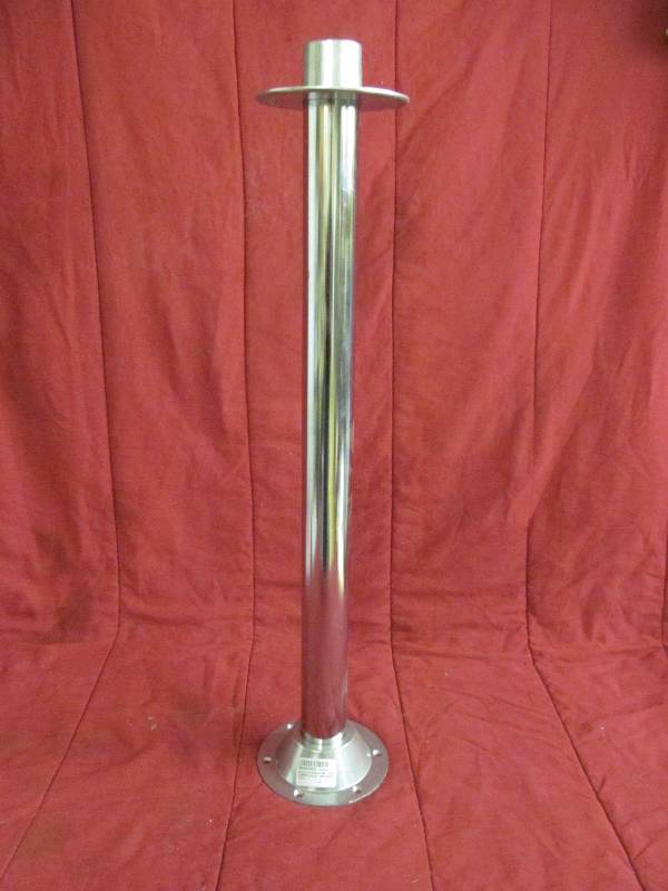 lot 62 image: Table Pedestal