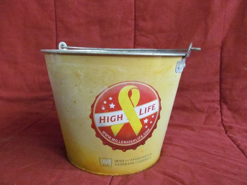 lot 66 image: Bucket