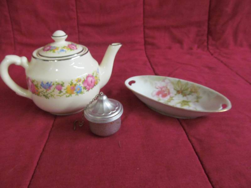 lot 75 image: Kitchen Supplies
