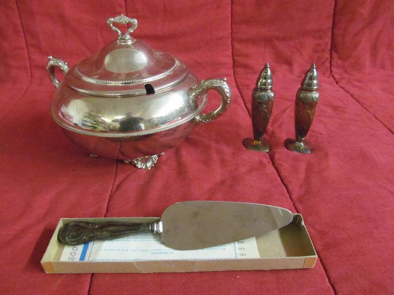 lot 77 image: Kitchen Supplies