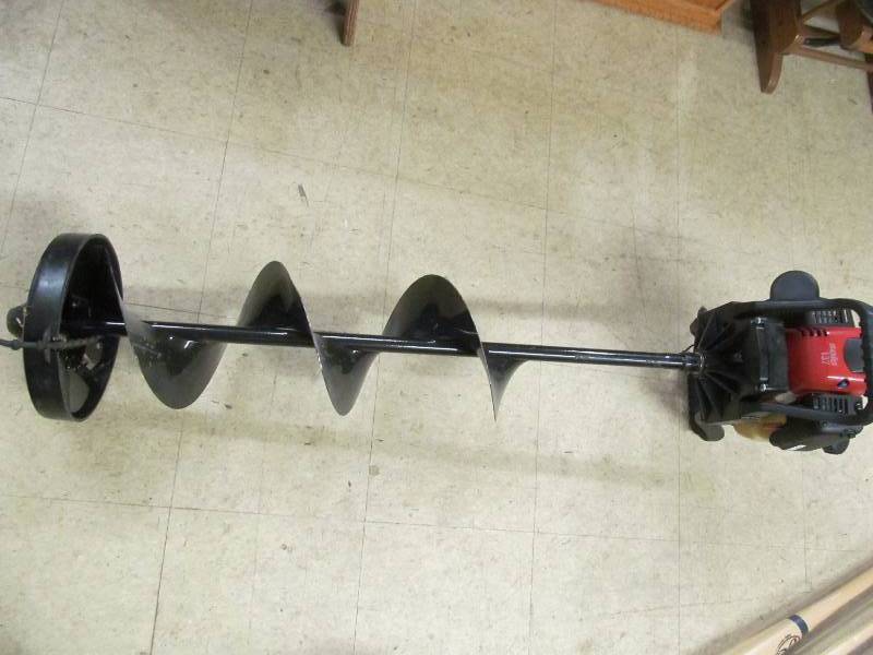 lot 81 image: Ice Auger