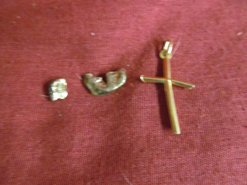 lot 90 image: 10 Karat Gold