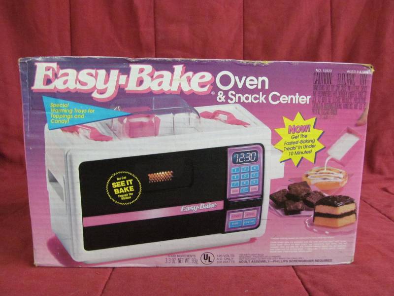 lot 165 image: Easy Bake Oven
