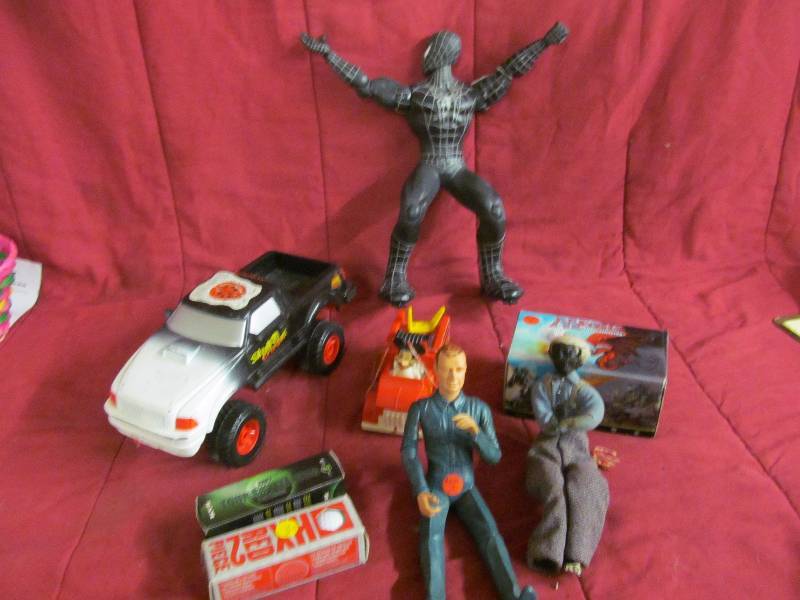 lot 172 image: Toys