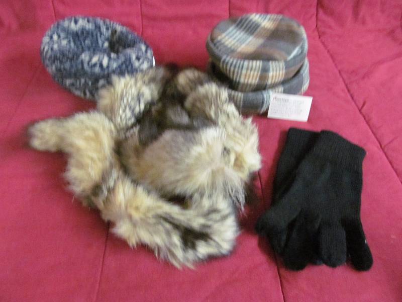 lot 185 image: Hats