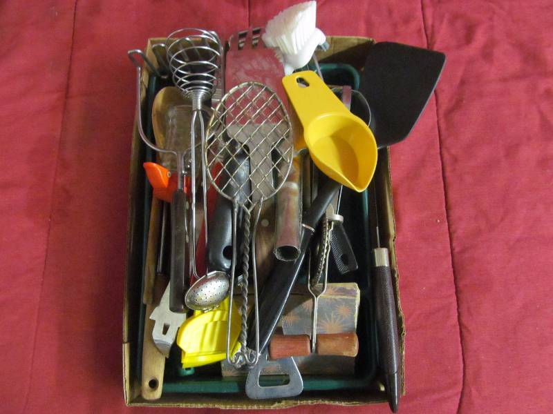 lot 222 image: Kitchen Supplies