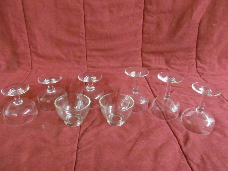 lot 242 image: Cups