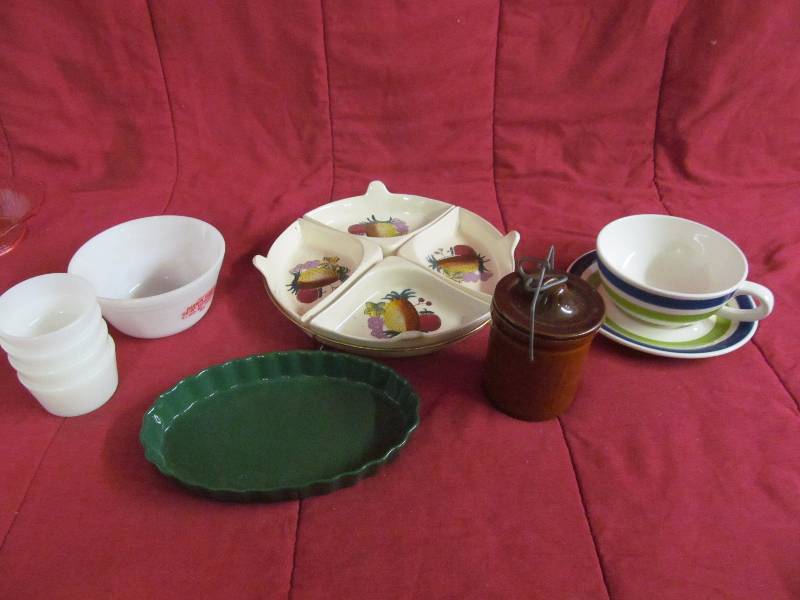 lot 263 image: Kitchen Supplies