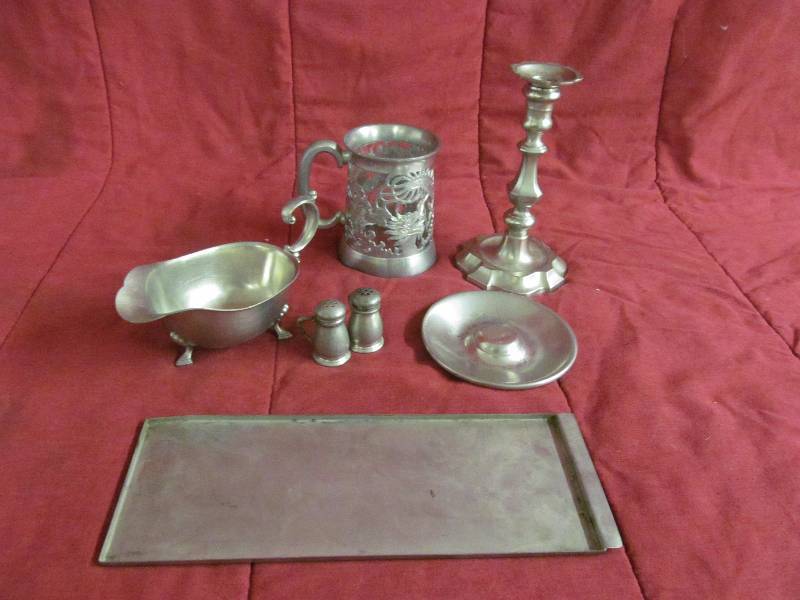 lot 264 image: Kitchen Supplies