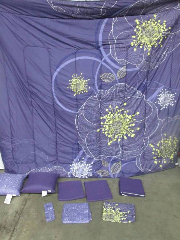 lot 57 image: Alcove Aubrey Bed Set - King