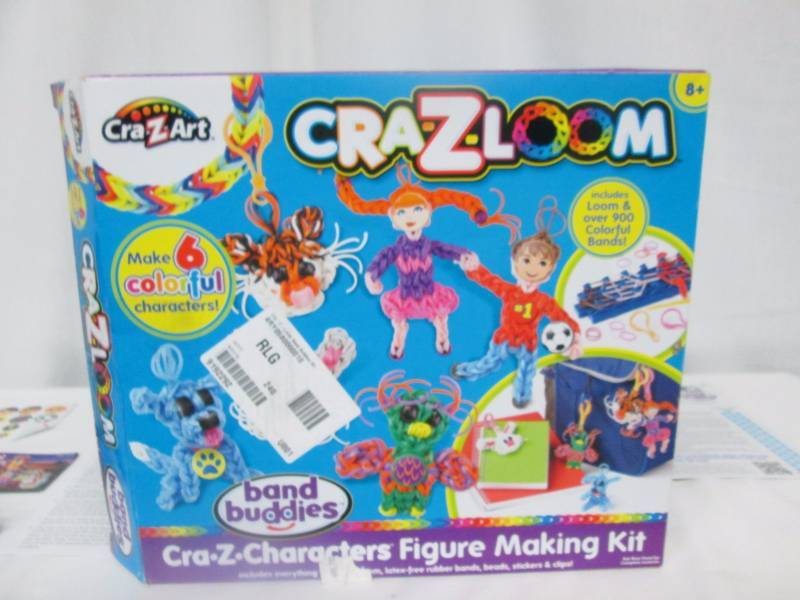 lot 100 image: Cra-Z-Loom Band Buddies Kit