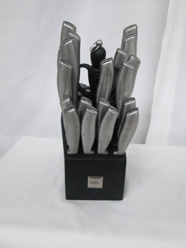 lot 97 image: Super Chef 22-pc. Stainless Steel Cutlery Set