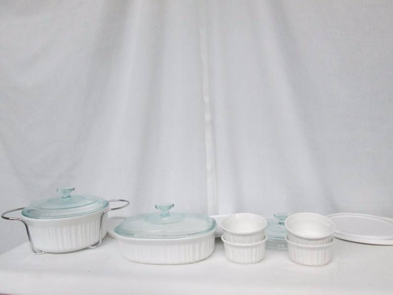 lot 86 image: CorningWare French White 14-pc. Bakeware Set