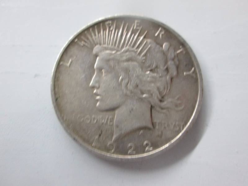 lot 17 image: 1922 Peace Dollar