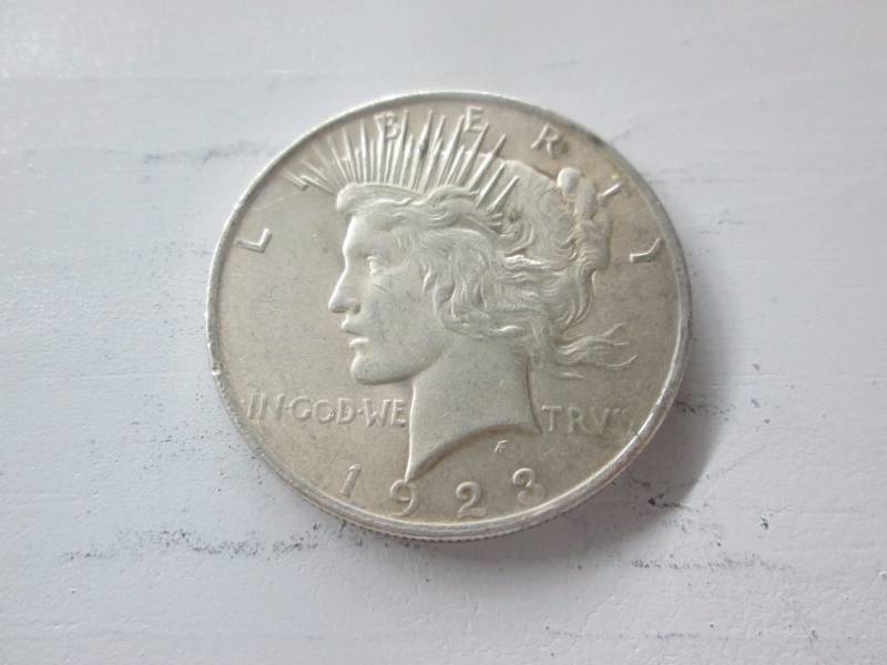 lot 44 image: 1923 Silver Peace Dollar