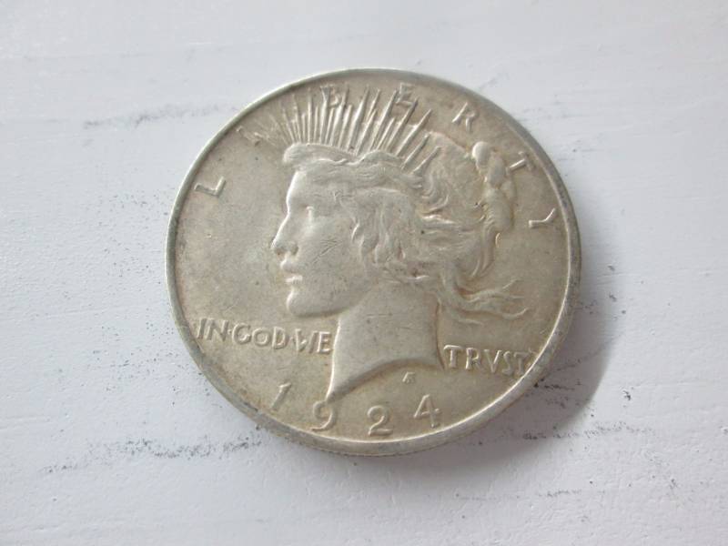 lot 45 image: 1924 Peace Dollar