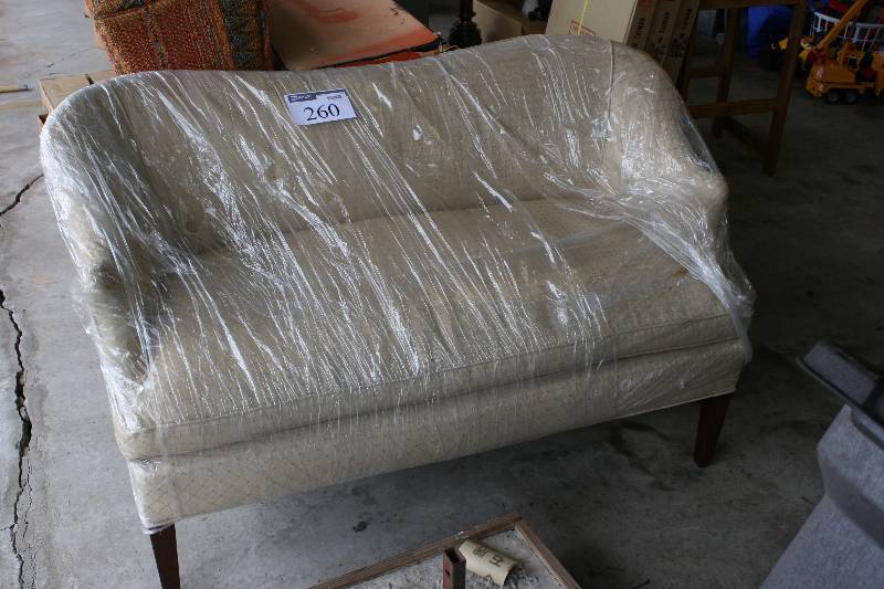 lot 260 image: Vintage Love Seat wWooden Frame & White Upholstery.