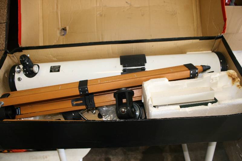 lot 272 image: Kenko Astronomical Reflection Telescope wTri-Pod & Accessories D4 12 F900mm Coated Optics Model RE-90.