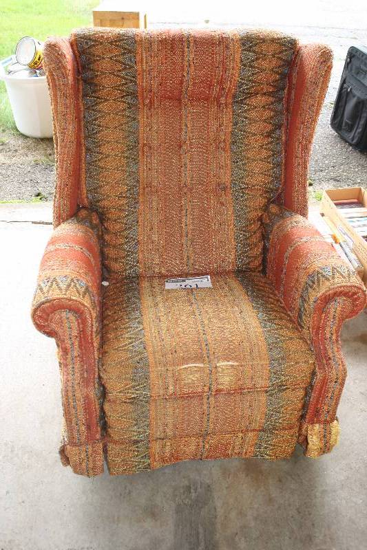 lot 261 image: Sofa Chair Recliner Seat wArm Rests & Leg Extension.