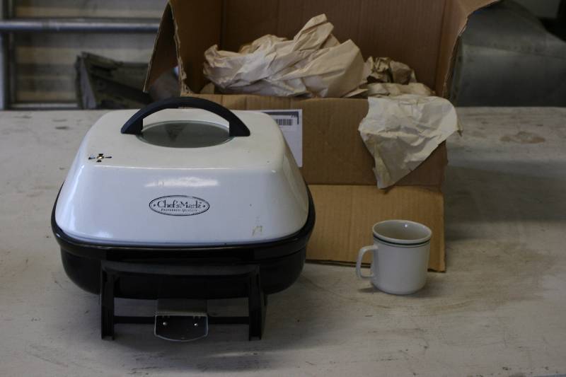 lot 298 image: Box Lot Including Foood WarmerCrock Pot wLid Ceramic Coffee Mugs.