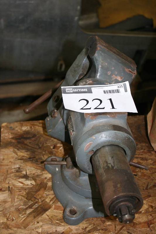 lot 221 image: Olympia Tools Multi-Purpose Vise 5.