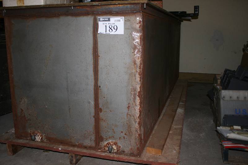 lot 189 image: Steel Tank Canister 107 x 37 x 39.