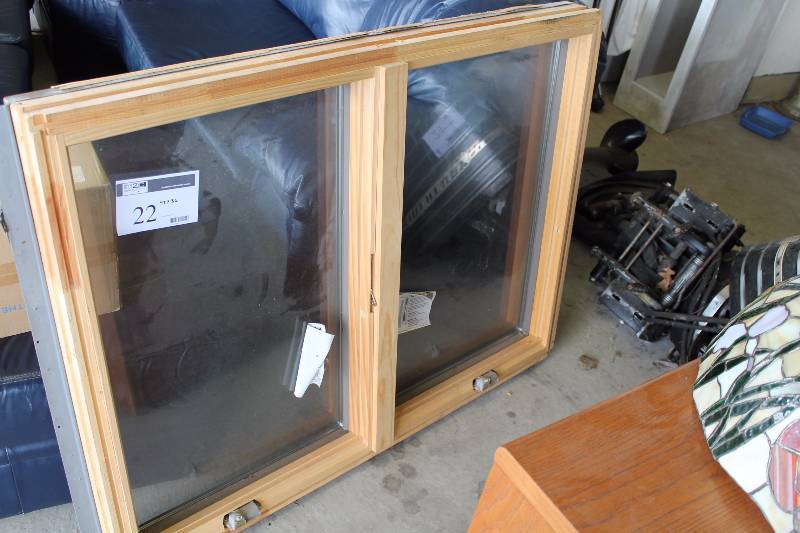 lot 22 image: Andersen Casement Window. Vinyl-Clad Wood Frame Dual-Pane Low-E Glazing wArgon 48 x 36.