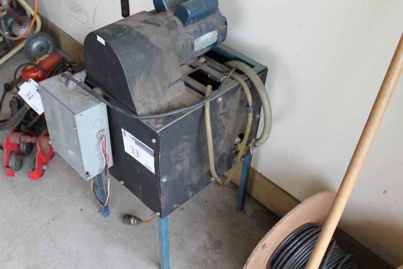 lot 33 image: Commercial Tool wLeeson A.C. Motor Model c145k17db9a.