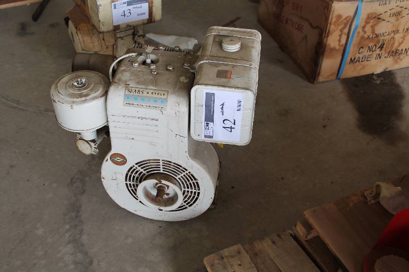 lot 42 image: Briggs & Stratton Sears 4-Cycle Engine Model 2A3A31 Untested.
