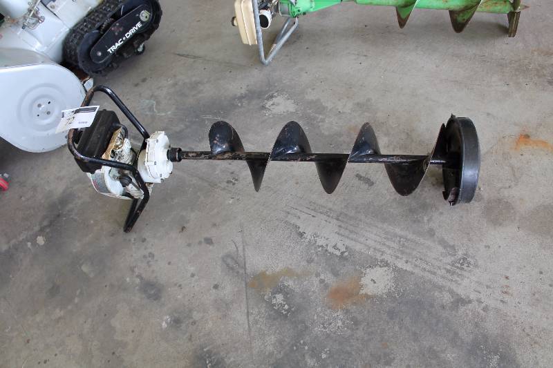 lot 72 image: Jiffy Ice Drill Auger Gas-Powered Model 30 Serial No. 8906665.