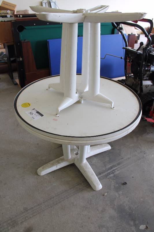 lot 86 image: Lot of (2) Circular Tables wBases & White Finish 44 Diameter 28 Height.